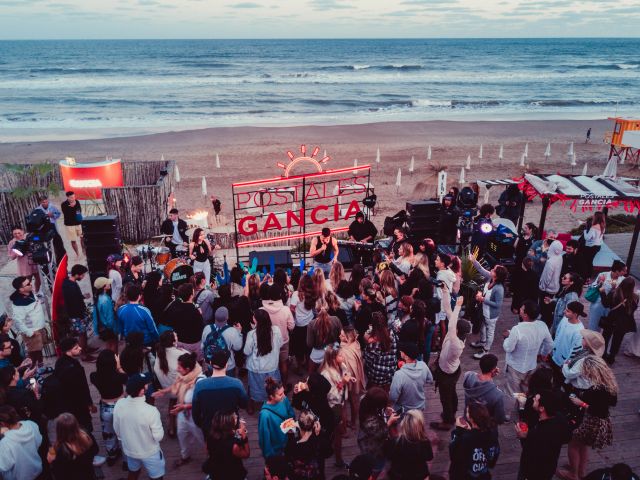 Postales Gancia llegó al mar: la marca presentó su propuesta de verano con un exclusivo evento en Pinamar